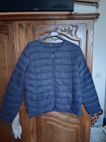 Doudoune marque kiabi taille xl bleue marine