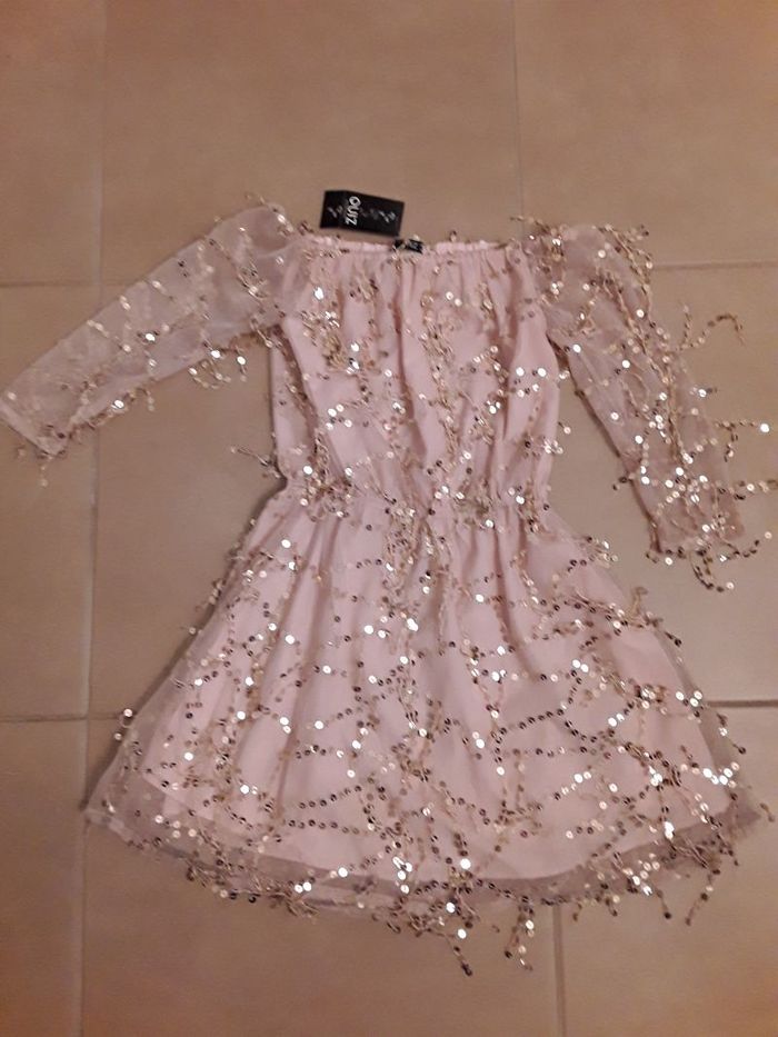 Robe de fêtes rose pâle et sequins en 34 NEUVE