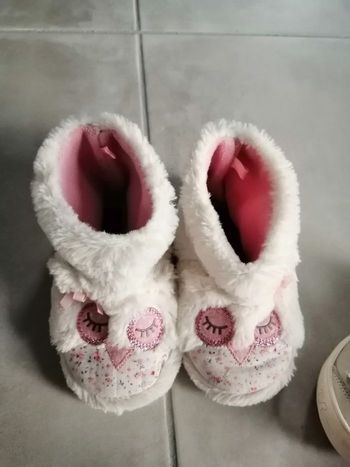 Chaussons fille 25