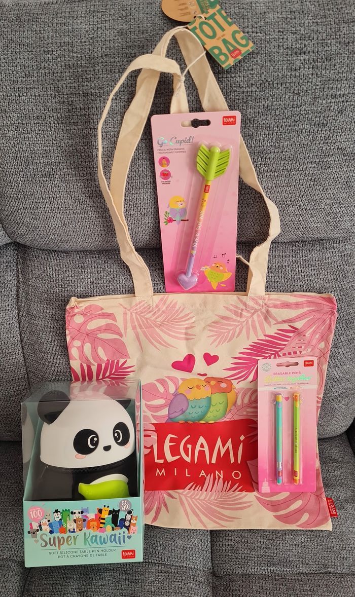 Legami Saint Valentin 2026 Set de 2 Stylos effaçables +Trousse XXL Panda + Crayon HB + Tote Bag - photo numéro 2
