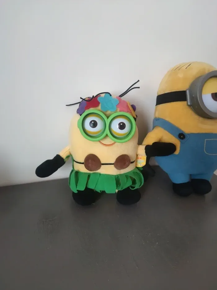 Lot peluches les minions - photo numéro 3