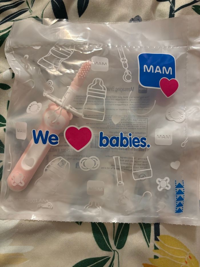 Brosse de massage - soin dentaire MAM neuve