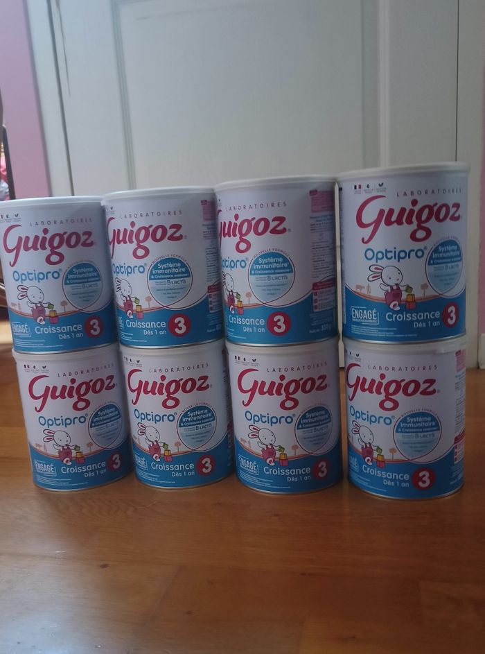 8 boîtes de lait Guigoz optipro 3
