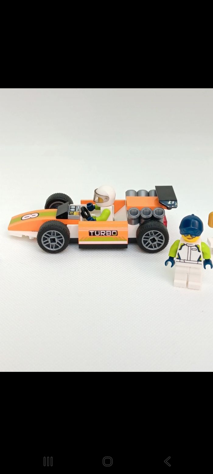 LEGO city 60322 Great Vehicles La Voiture de Course Formule 1
Complet - photo numéro 6