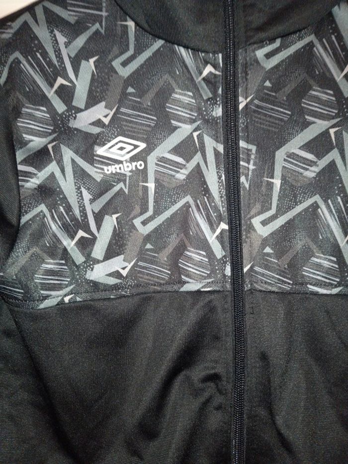 Survêtement umbro taille 150 coloris noir - photo numéro 2