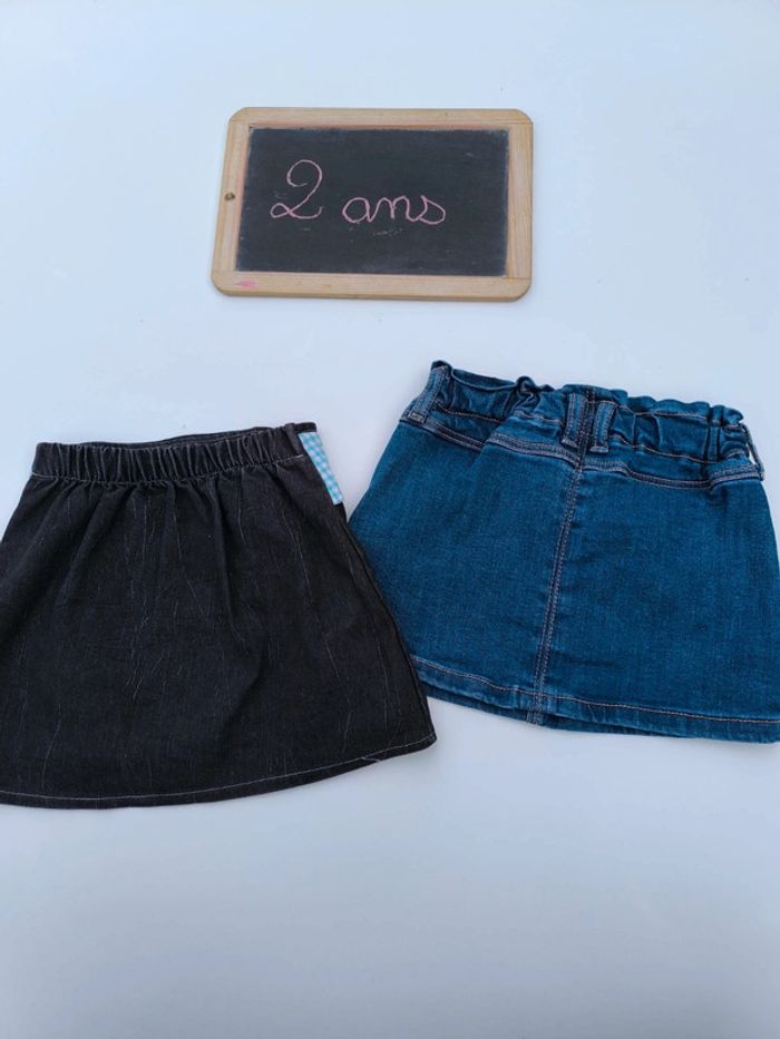 Lot de 2 jupes taille 2 ans en très bon état - photo numéro 3