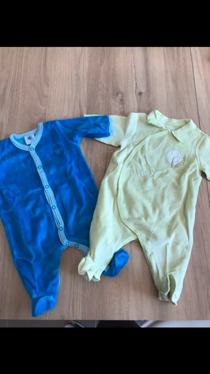 2 pyjamas petit bateau / p’tit bisou taille 1 mois