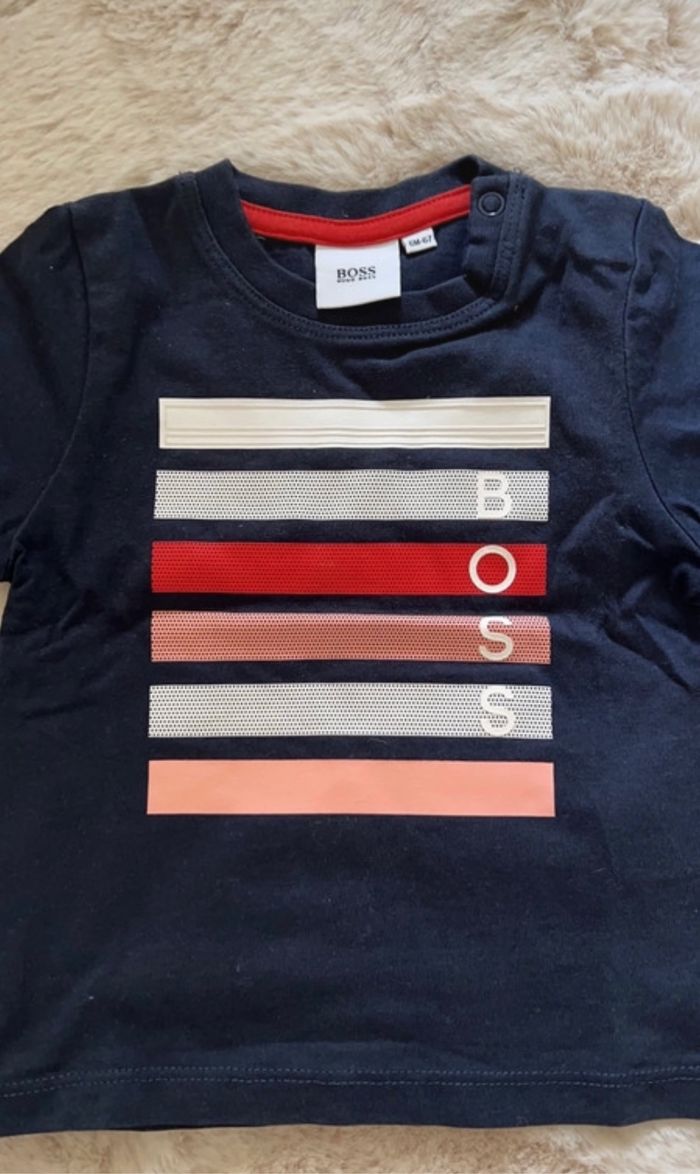 T-shirt Hugo boss 6 mois - photo numéro 2
