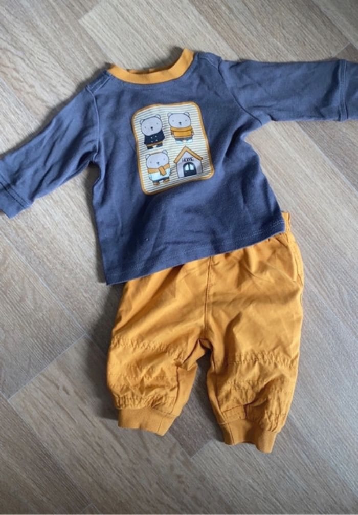 Pantalon + pull 3 mois