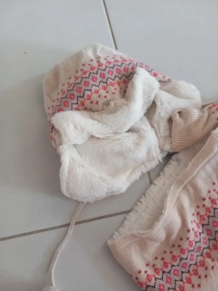Ensemble bonnet, gants, tour de cou - photo numéro 3