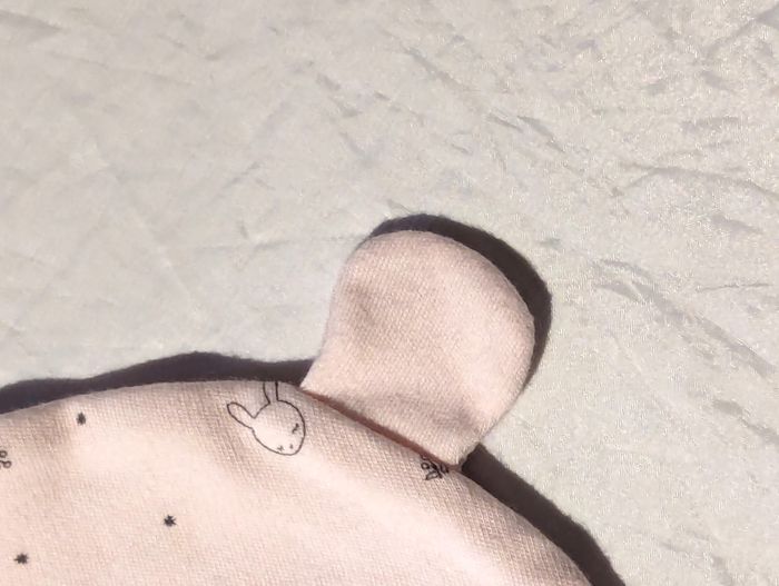 Bonnet Rose Dessins Têtes Lapin Oreilles Arrondies Animal Vêtement Accessoire Petits Enfants Bébés - photo numéro 5