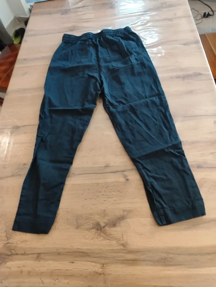 Pantalon COS noir Taille 36. L'élégance minimaliste pour un style sans effort ! - photo numéro 3