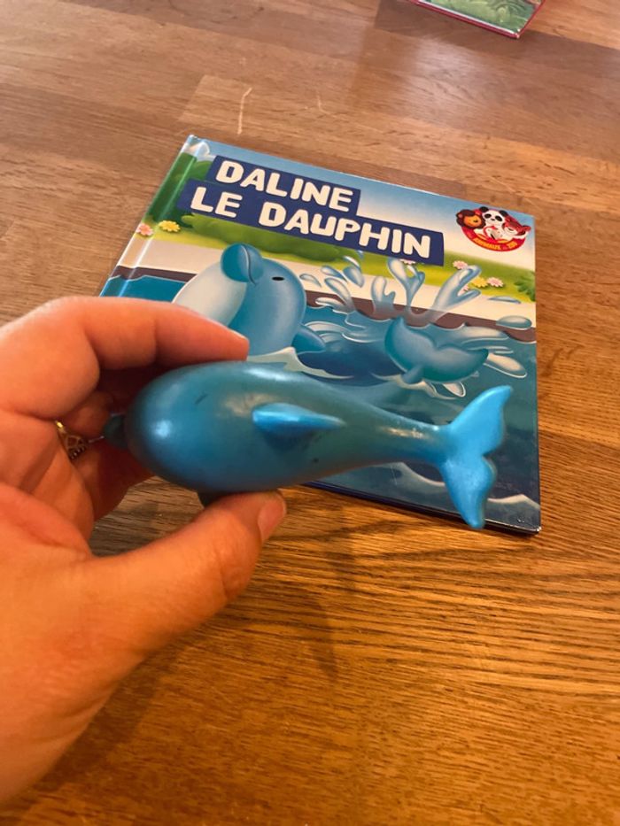 Livre collection Les animaux du zoo Daline le dauphin avec une figurine dauphin - photo numéro 5
