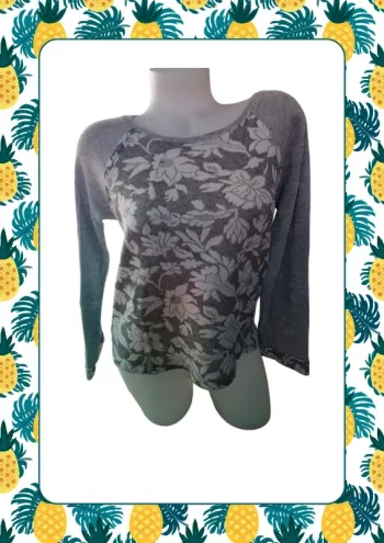 Pull gris motif fleur