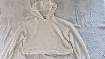 Pull court  taille M Hollister
