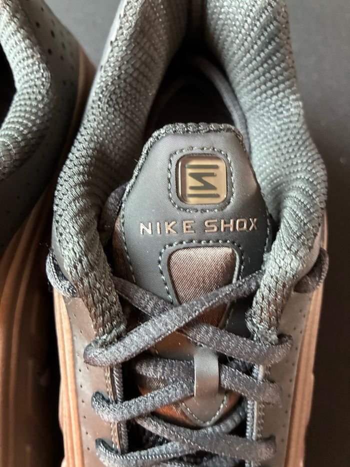 Baskets femme Nike shox R4 marron pointure 40 neuves - photo numéro 10