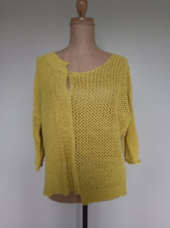 Pull jaune taille 1