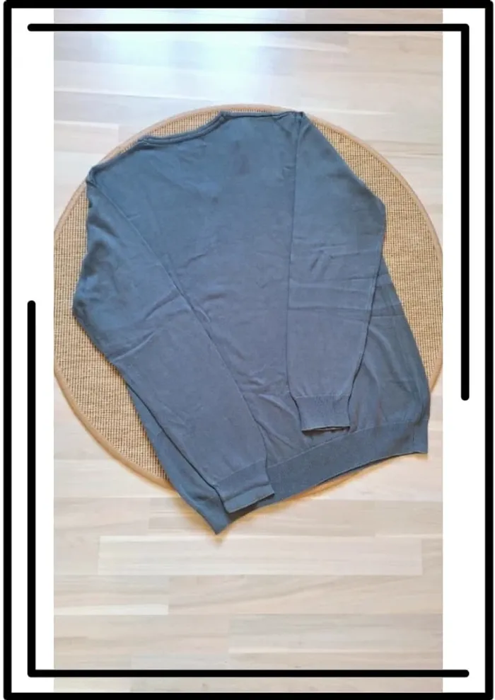 Joli pull homme OWK taille L - photo numéro 4