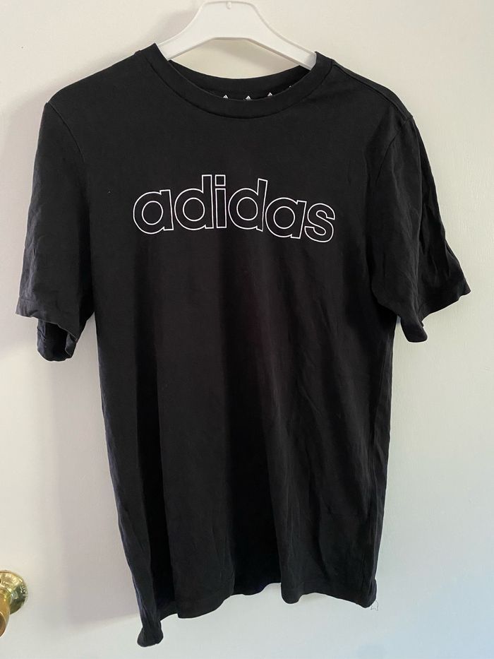 T-shirt Adidas taille 15-16 ans mixte - photo numéro 1