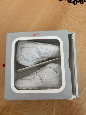 Petites chaussures Nike taille 18,5.