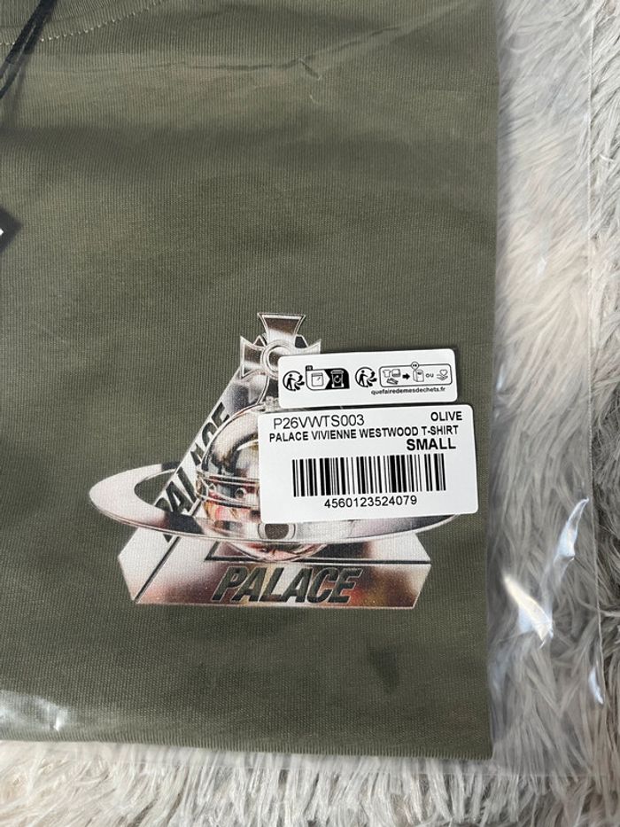 T-shirt Palace x Vivienne Westwood olive 🫒 - photo numéro 11