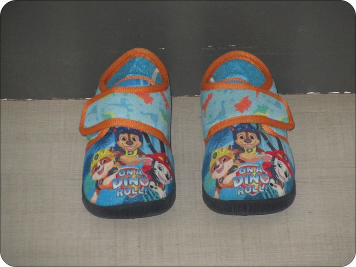 Pantoufles T.30 - photo numéro 4