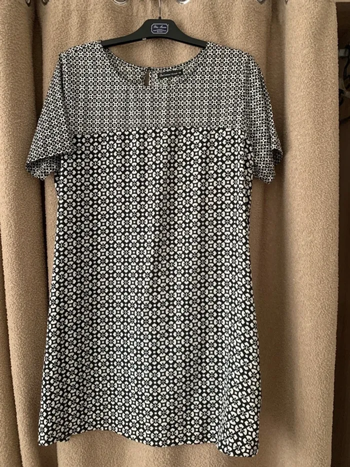 robe midi avec motifs