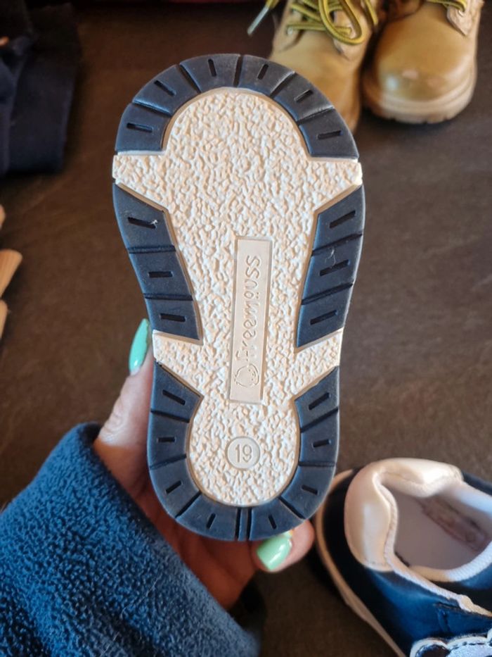 Chaussure  taille 19 - photo numéro 2