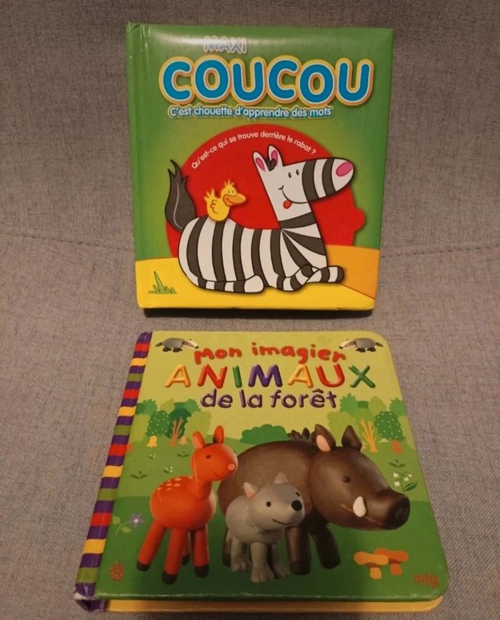 2 livres bébé dont 1 avec volets à soulever