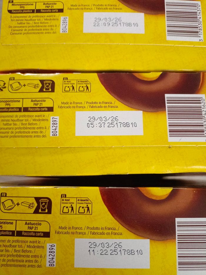 Lot de 3 boîtes de doonuts nappés chocolat - photo numéro 3