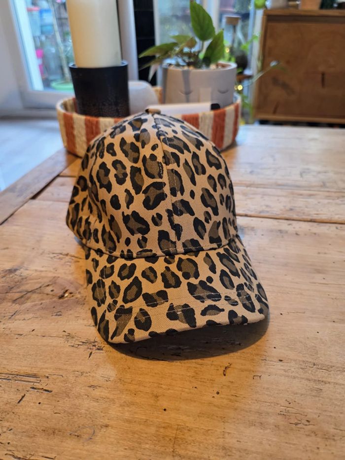 🧢 Casquette Léopard – Style Urbain & Look Félin 🧢