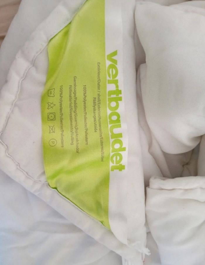 Couette Vertbaudet 140 x 150 - excellent état - photo numéro 4