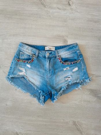 Short Jean denim délavé perles poches