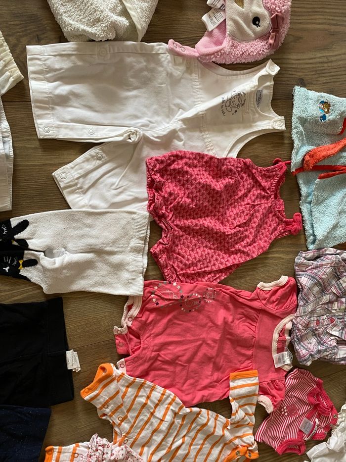 Lot 22 vêtements fille T1 mois - photo numéro 8
