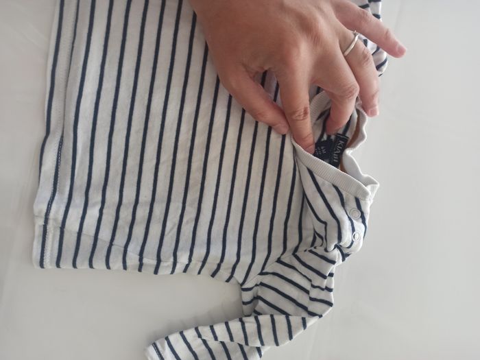 Lot vêtements  6 mois bébé garçon - photo numéro 6