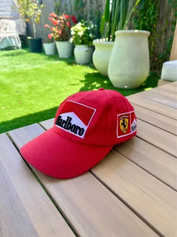Casquette Ferrari X Marlboro