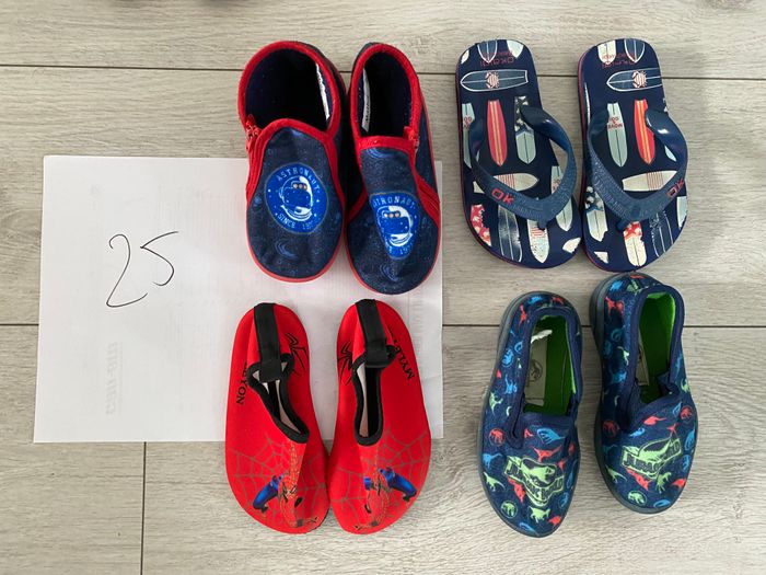 Lot de 10 x chaussures et 20 x chaussettes garçon (pointures 23 au 26) - photo numéro 4