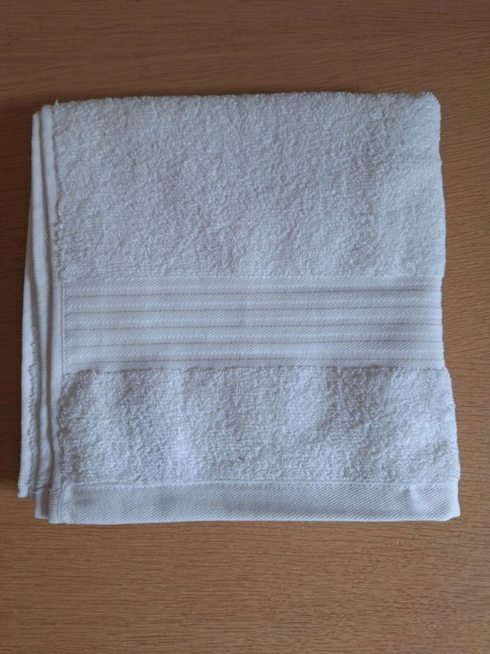 Ensemble de serviettes de bain + gants Quality Textiles blancs neufs - photo numéro 6