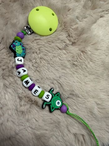 Attache tétine monstre 