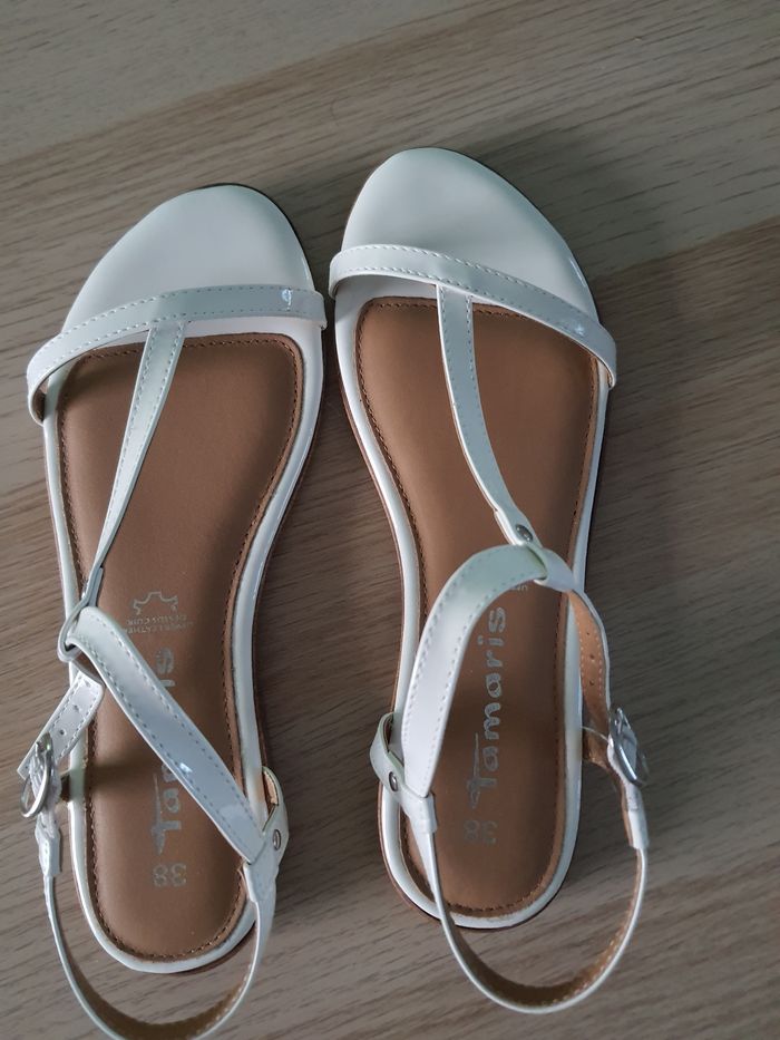 Sandales blanches tamaris