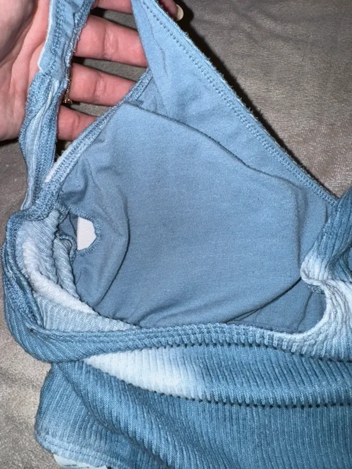 Débardeur / top / brassière hollister L - photo numéro 2