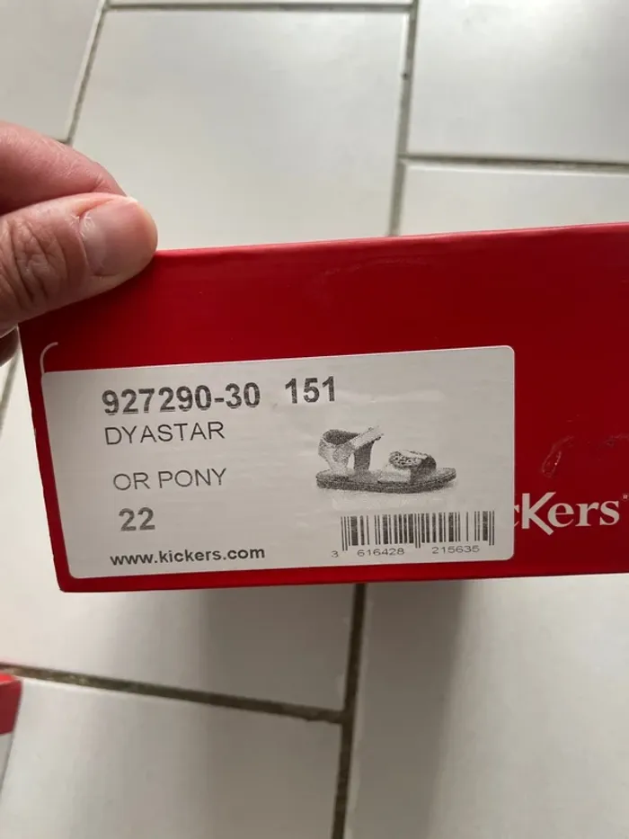 Sandales kickers taille 22 - photo numéro 2