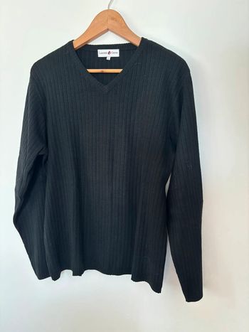 Pull col V taille L Laurent Cerrer