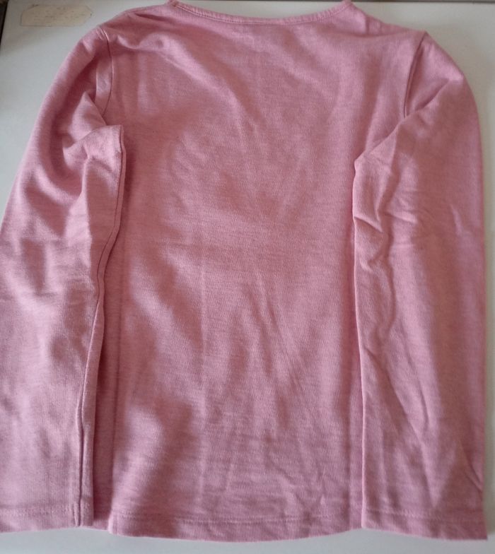 Pull sweat ,8 ans, ,coton polyester rose ,argenté et motif Elsa ,Reine des neiges. Disney . Parfait état . - photo numéro 7