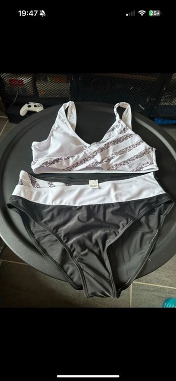 bikini Noir et blanc Taille L Neuf