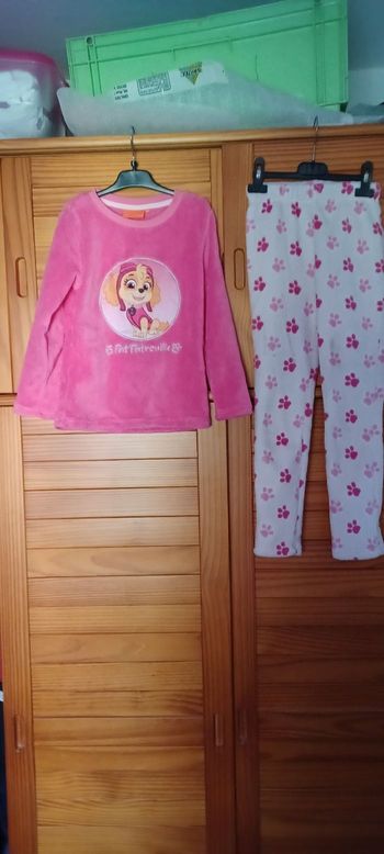 Très joli pyjama 2 pièces fille 8 ans 