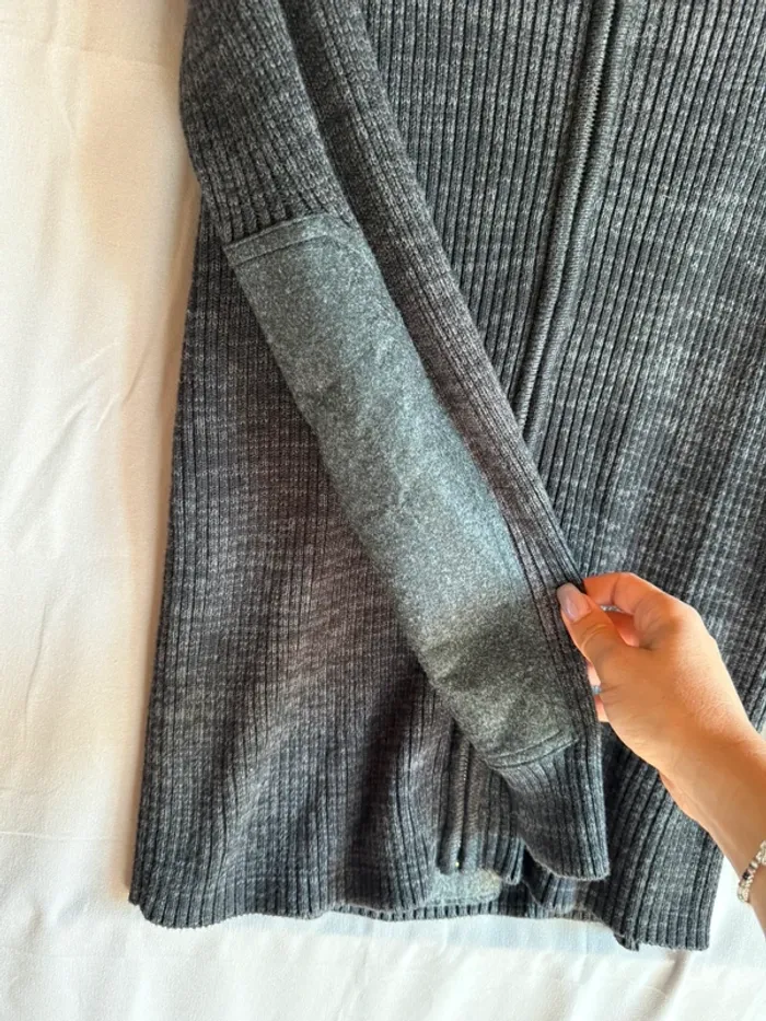 Gilet gris - photo numéro 4