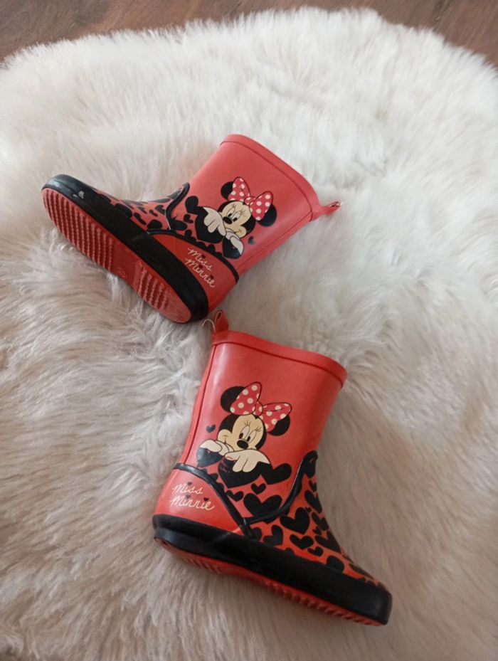 1€ bottes Minnie 💖 rouge et coeur noir pointure 23 - photo numéro 2