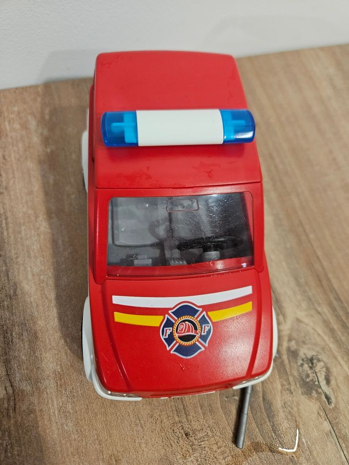 Voiture pompier + personnage Playmobil - photo numéro 5