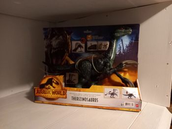 Jurassic world therizinosaurus